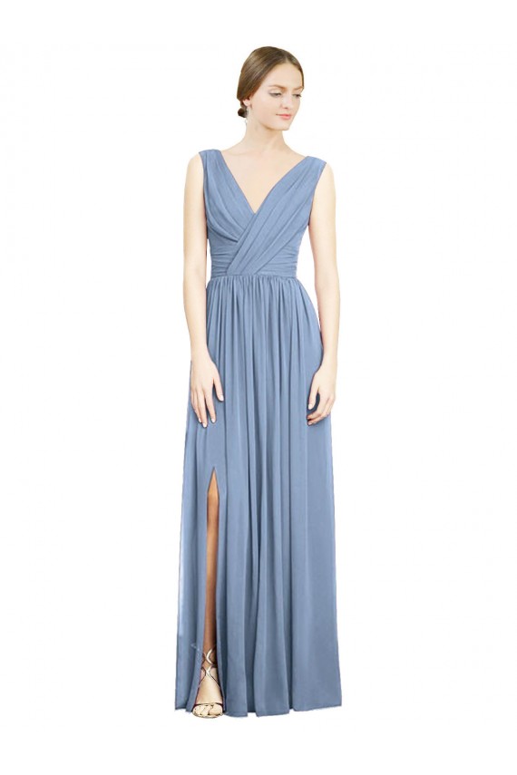 Günstige Staubiges Blau A-Linien V-Ausschnitt Chiffon Lange Brautjungfernkleider